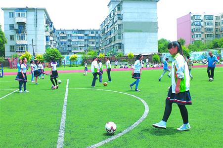 辽宁省教育厅:小学三年级以上要建班级足球队 辽宁省教育厅:小学三年级以上要建班级足球队